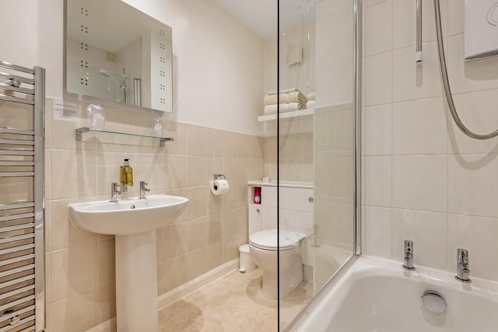 En Suite for Bedroom 3