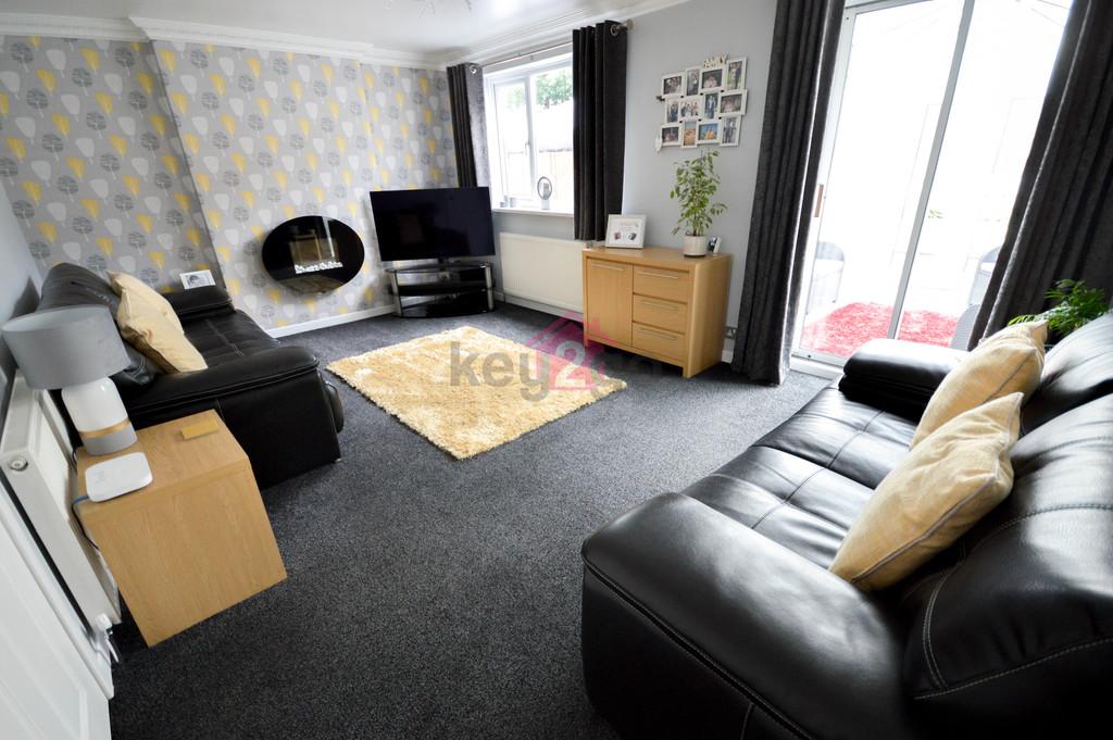 Rowan Tree Road, Killamarsh... 4 bed detached house £240,000