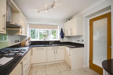 7 Graycoats Drive, Crowborough, TN6 2JT