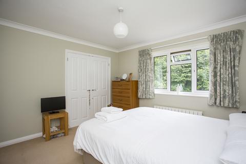 7 Graycoats Drive, Crowborough, TN6 2JT
