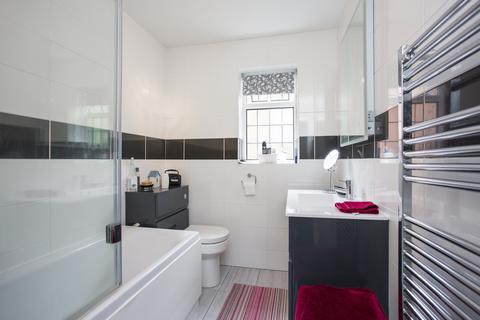 7 Graycoats Drive, Crowborough, TN6 2JT