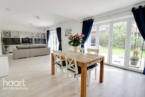 2 Beluga Close, Peterborough, PE2 8NE