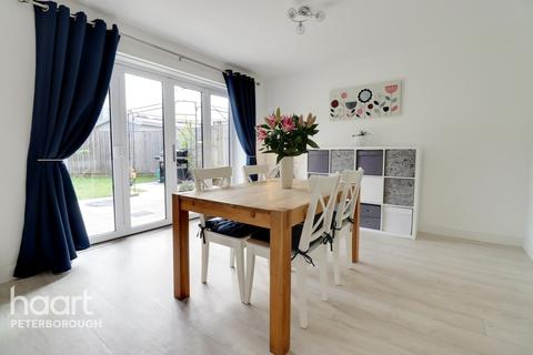 2 Beluga Close, Peterborough, PE2 8NE