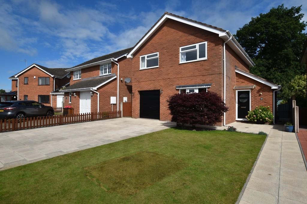 Berrisford Close, Market Drayton 4 bed detached house £325,000