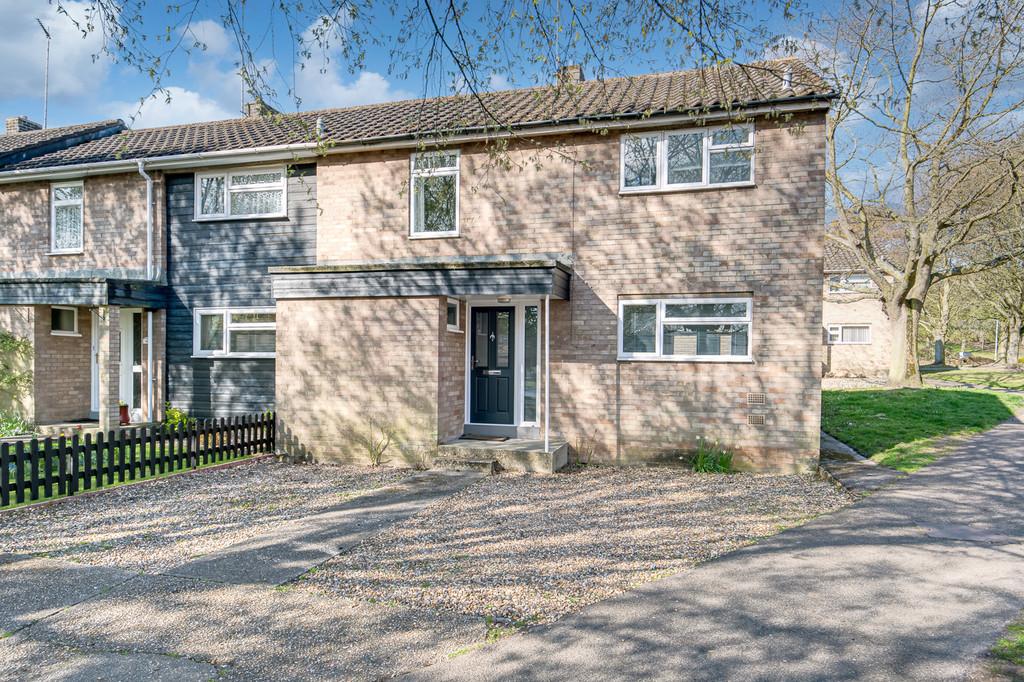 3 bedroom end of terrace house to rent