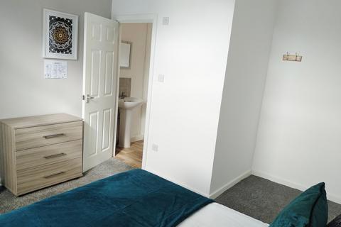 1 bedroom in a house share to rent, North Road, St. Helens Town Centre