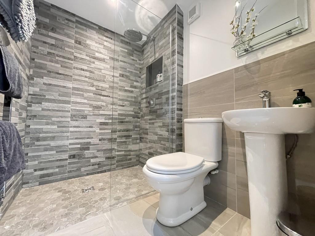 Ground flr shower rm