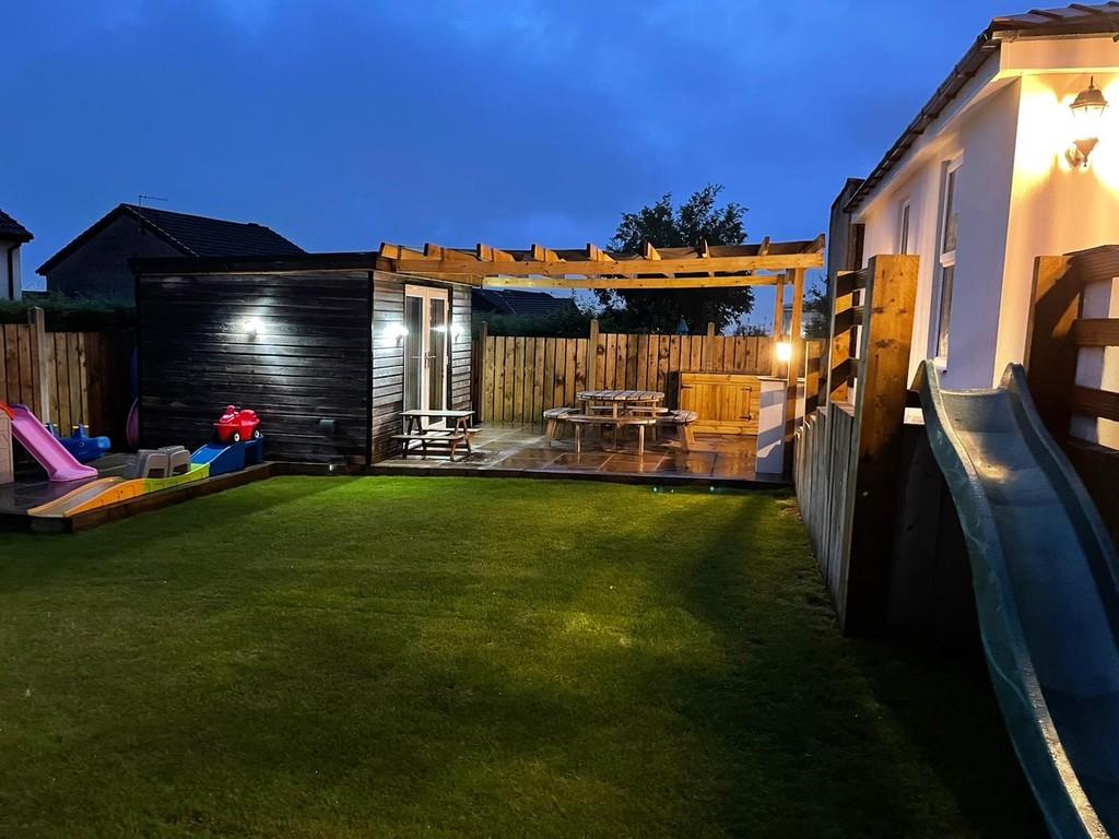 Rear garden p.m