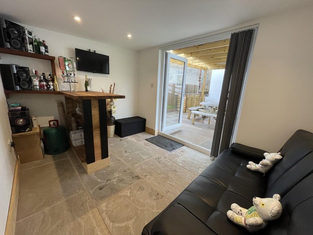 Garden room/bar
