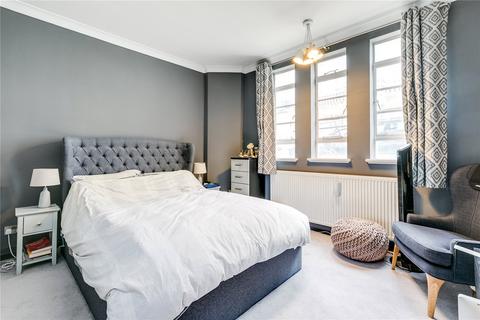 1 bedroom flat for sale, Hatherley Court, Hatherley Grove, London