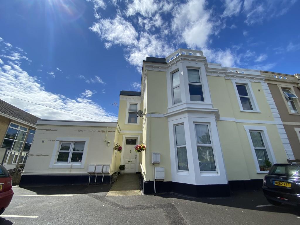 Ellenborough Park South, WestonsuperMare 2 bed apartment £185,000