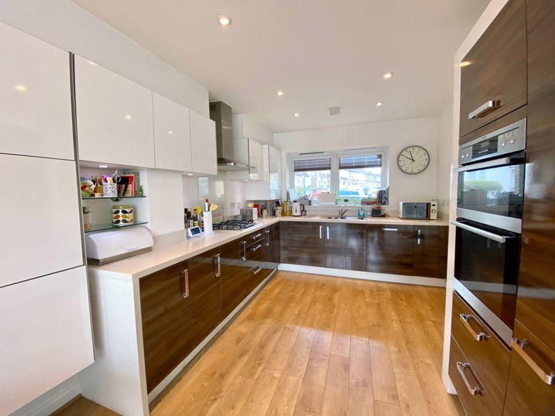 Heath End Road, Bexley 3 bed end of terrace house £490,000