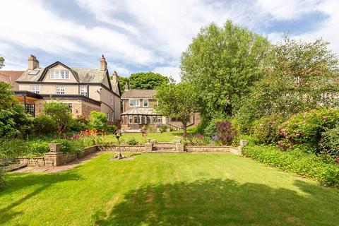 24 Beverley Gardens, North Shields, NE30 4NS