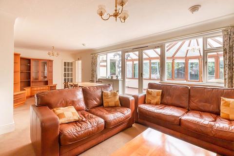 24 Beverley Gardens, North Shields, NE30 4NS