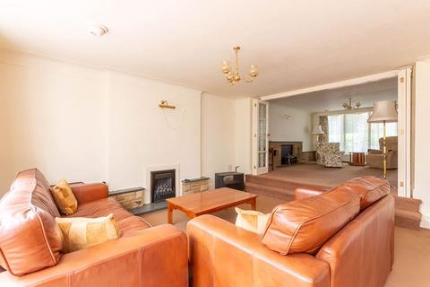 24 Beverley Gardens, North Shields, NE30 4NS