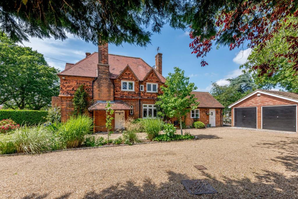 Village Road, Dorney, Windsor, Berkshire, SL4 5 bed house £1,950,000