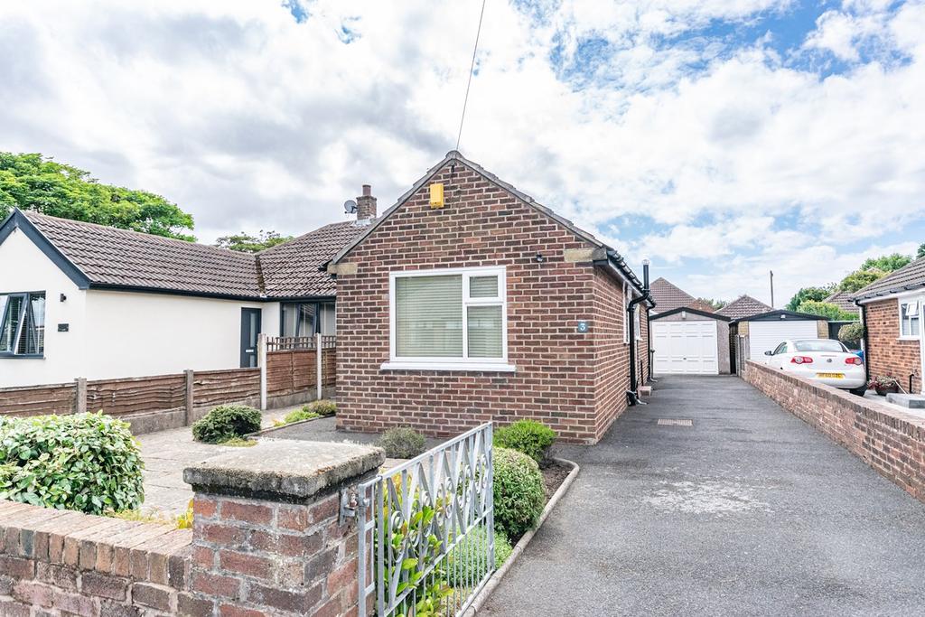 Lomond Avenue, Lytham St Annes, FY8 2 bed semidetached bungalow £195,000