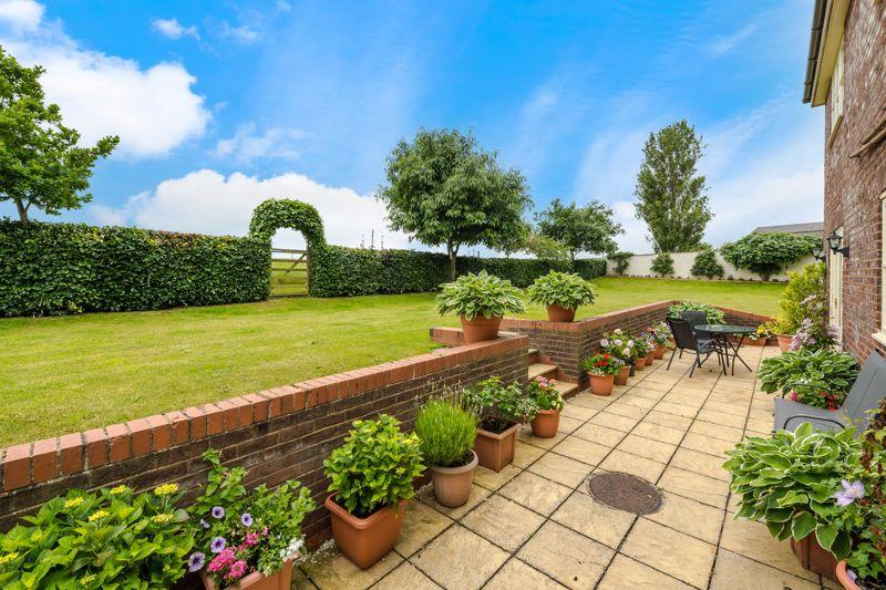 Rear patio terrace