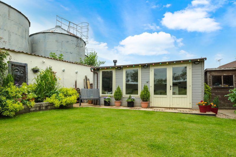 Garden cabin