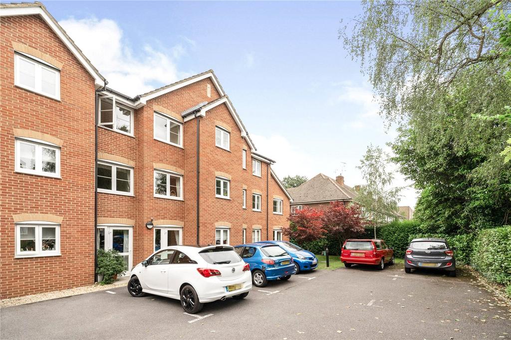 Upper Gordon Road, Camberley, GU15 1 bed apartment £75,000