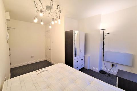 House share to rent, Willesden Lane, Kilburn NW6