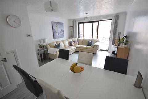 12 Novello Way, Borehamwood, WD6 5RT