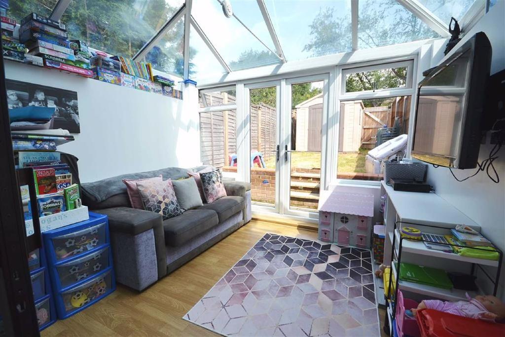 Novello Way, Borehamwood, Borehamwood 3 bed terraced house £475,000