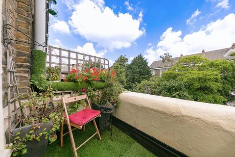 59d Gresham Road, London, SW9 7NU