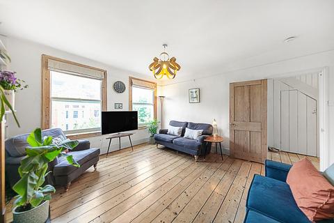 59d Gresham Road, London, SW9 7NU
