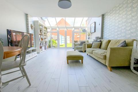 1 Anglia Way, Great Denham, Bedford, MK40 4SD