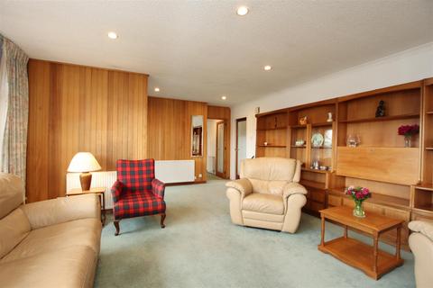 28 Abbey Gardens, Coupar Angus, Blairgowrie, PH13 9EN