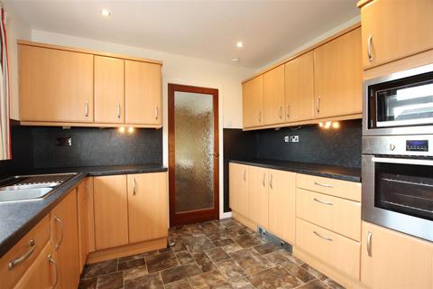 28 Abbey Gardens, Coupar Angus, Blairgowrie, PH13 9EN