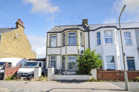 33 Blackburn Road, Greenhill, Herne Bay, CT6 7RQ
