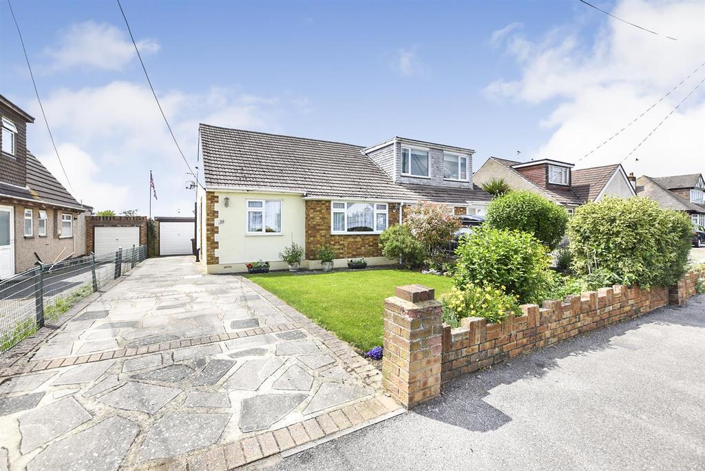 Clifton Avenue, Benfleet 2 bed semidetached bungalow £380,000