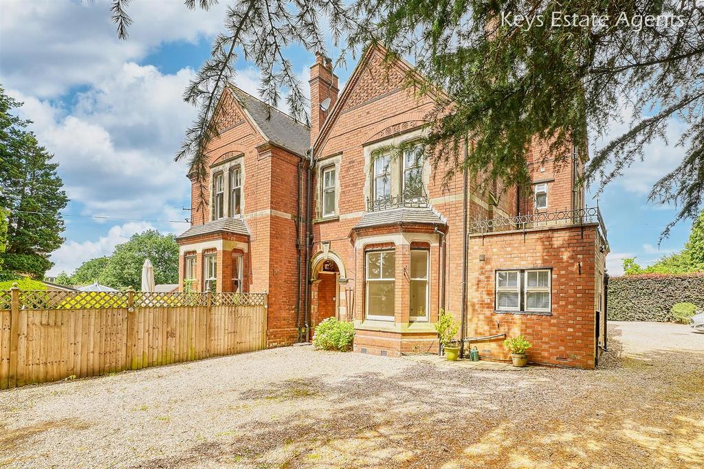 Cheadle Road, Blythe Bridge, 4 bed semidetached house £375,000