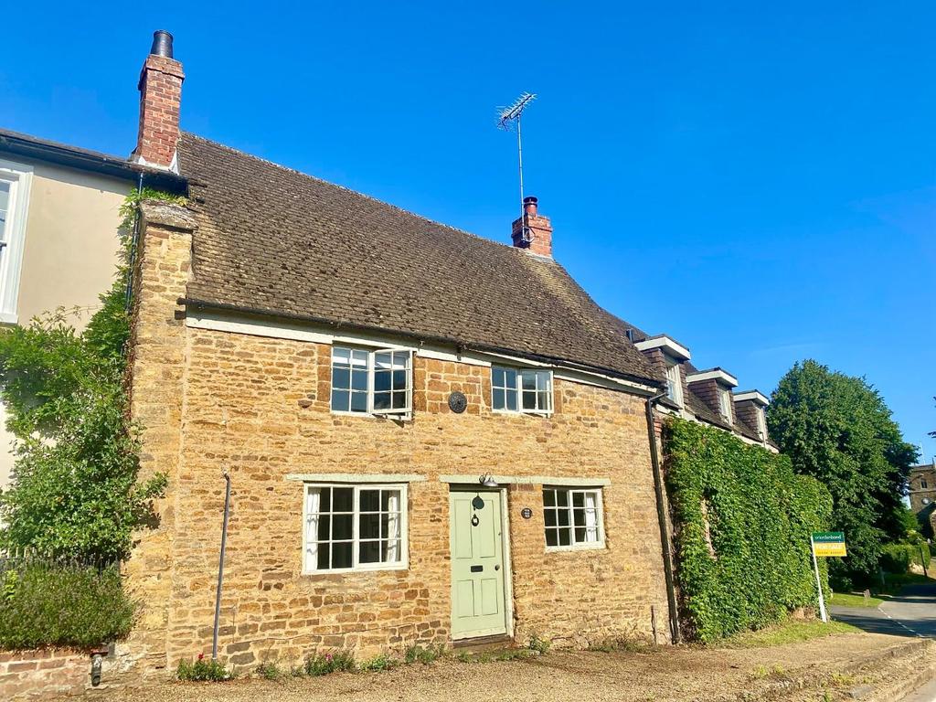 High Street, Scaldwell, Northamptonshire, NN6 4 bed cottage £525,000