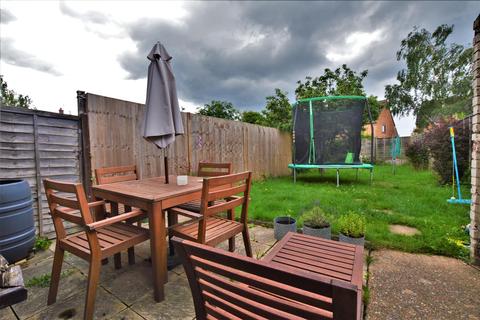 93 Doddsfield Road, Slough, SL2 2BB