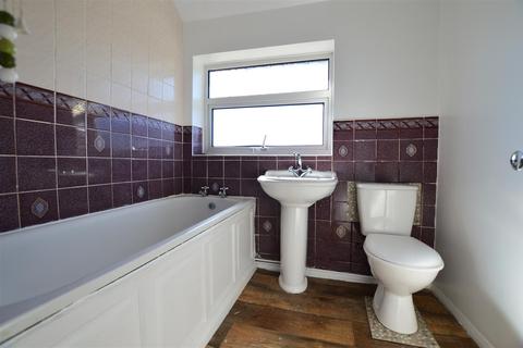 93 Doddsfield Road, Slough, SL2 2BB