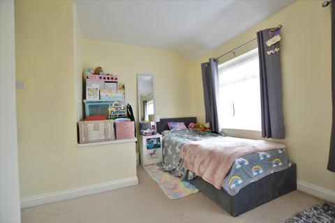 93 Doddsfield Road, Slough, SL2 2BB