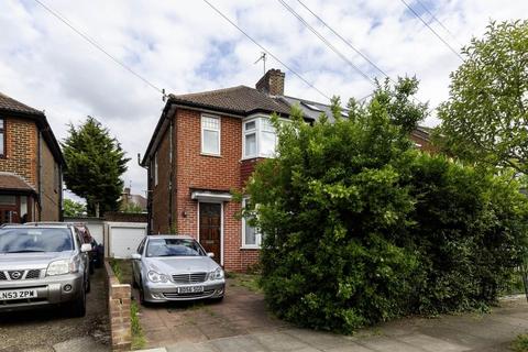 3 bedroom semi-detached house to rent, NW2