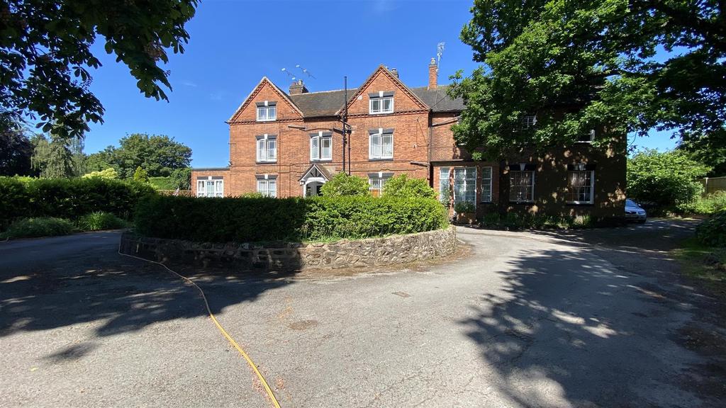 Leamington Road, Coventry 1 bed apartment £700 pcm (£162 pw)