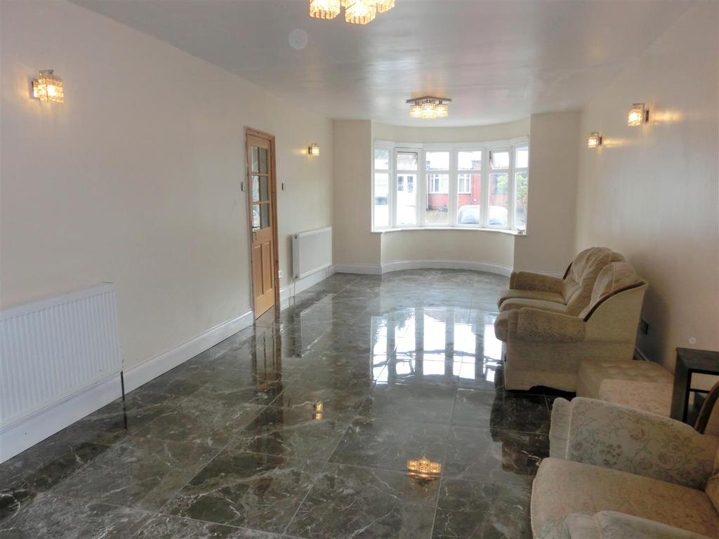 Kilmorie Road, Acocks Green, Birmingham 4 bed semidetached house £400,000