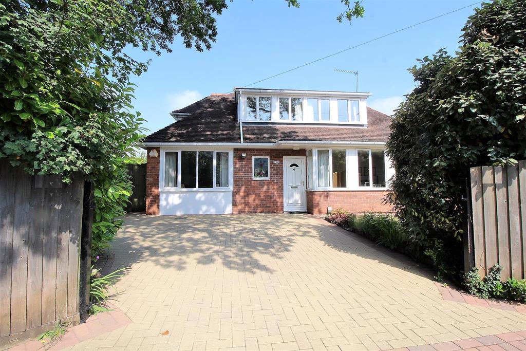 Fields Park Road, Newport 3 bed detached house £400,000