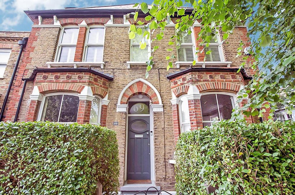 Beaumont Road, Chiswick 4 bed end of terrace house £1,500,000