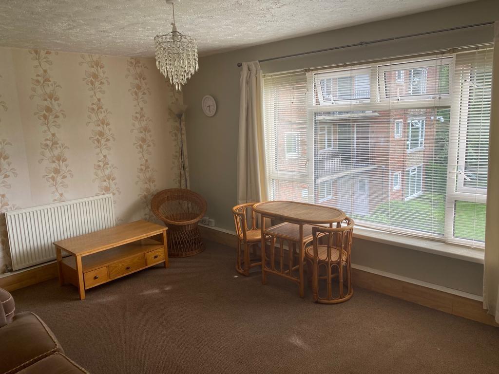 Lounge 2.jpg