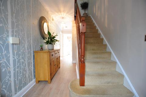 17 Beecher Place, Halesowen, B63 2ED