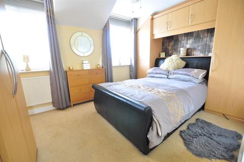 17 Beecher Place, Halesowen, B63 2ED