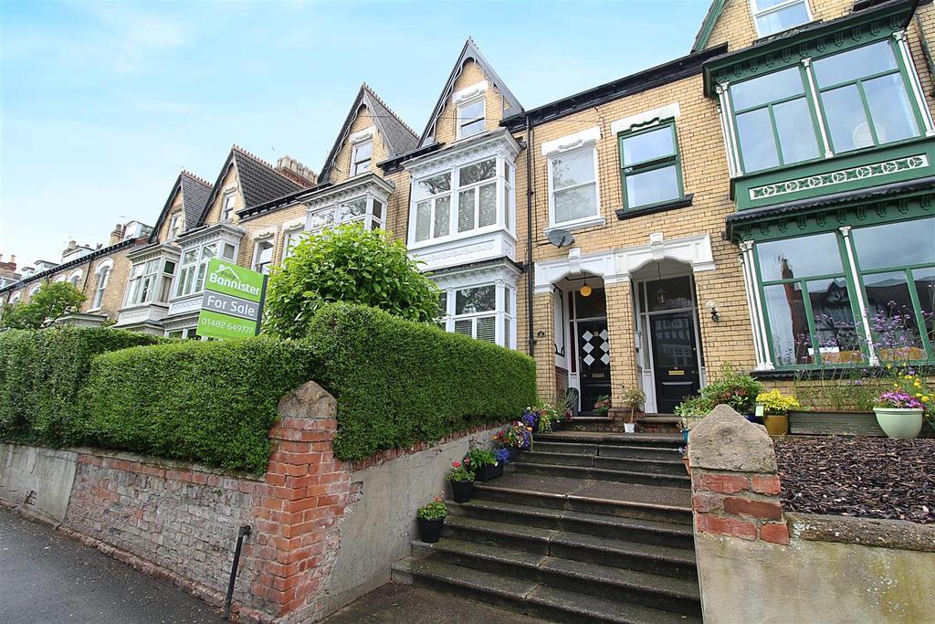 Ferriby Road, Hessle 6 bed terraced house £299,950
