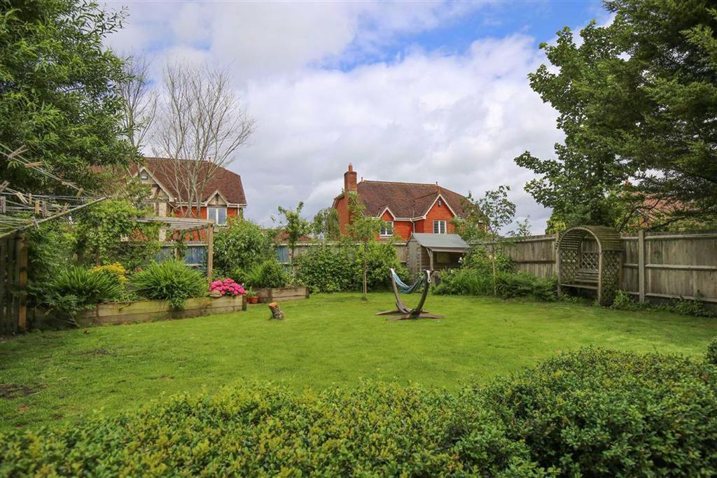 St Mary's Platt, Kent 4 bed detached house £675,000