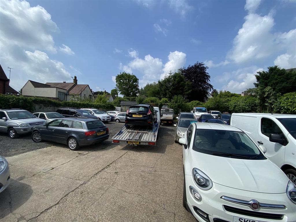 Glanthams Garage1.jpg